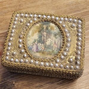 Glamorous Vintage Box